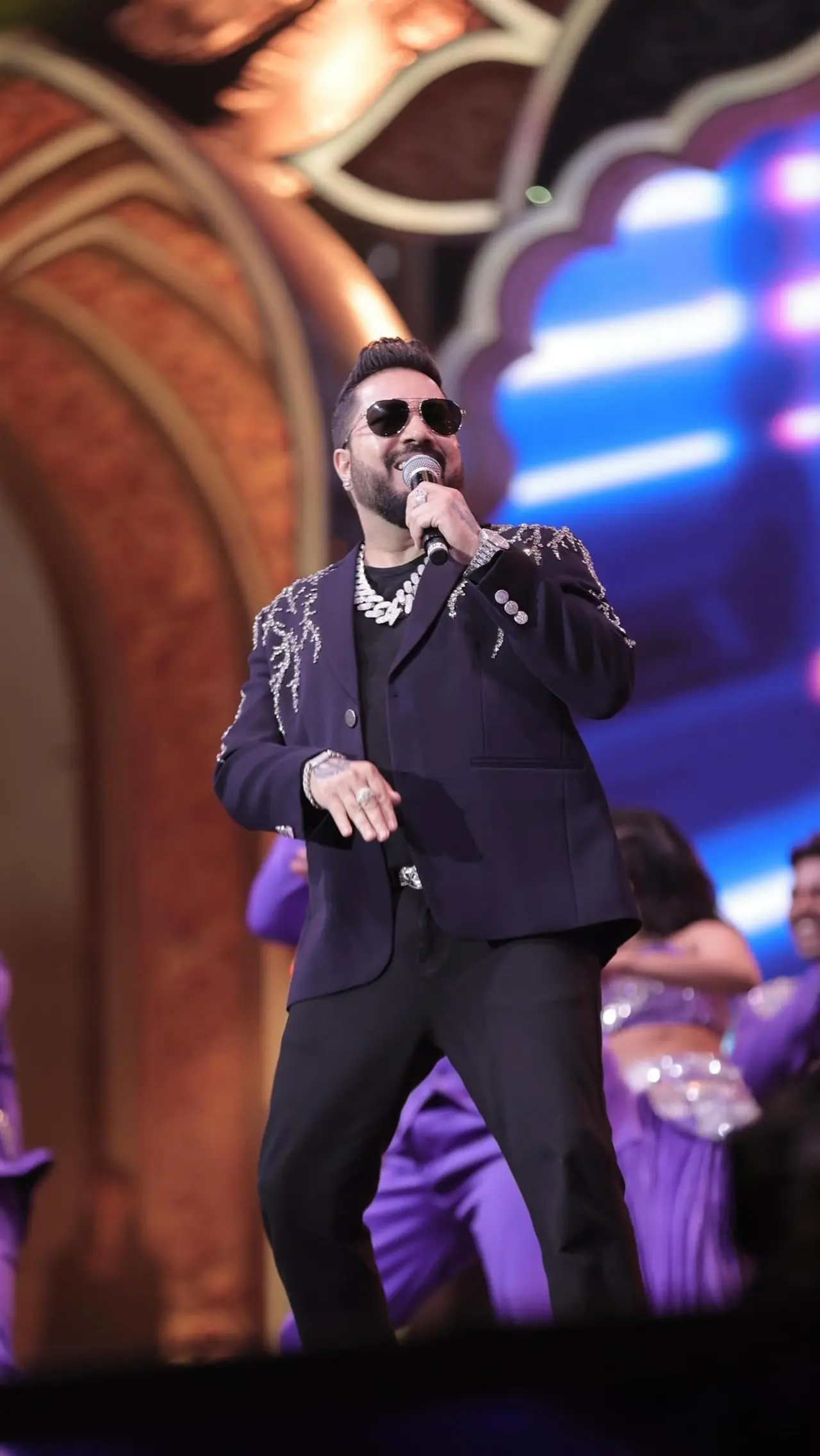 Mika Singh
Mika Singh faced an industry-wide ban backed by both FWICE and AICWA in 2019 after he performed at a private wedding in Karachi, Pakistan, for a relative of former Pakistani President Pervez Musharraf. Mika Singh
Mika Singh faced an industry-wide ban backed by both FWICE and AICWA in 2019 after he performed at a private wedding in Karachi, Pakistan, for a relative of former Pakistani President Pervez Musharraf.