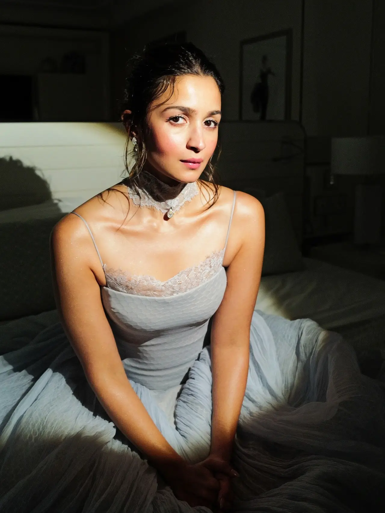 For her second red carpet look, Alia sported a Danielle Frankel icy blue custom gown.
