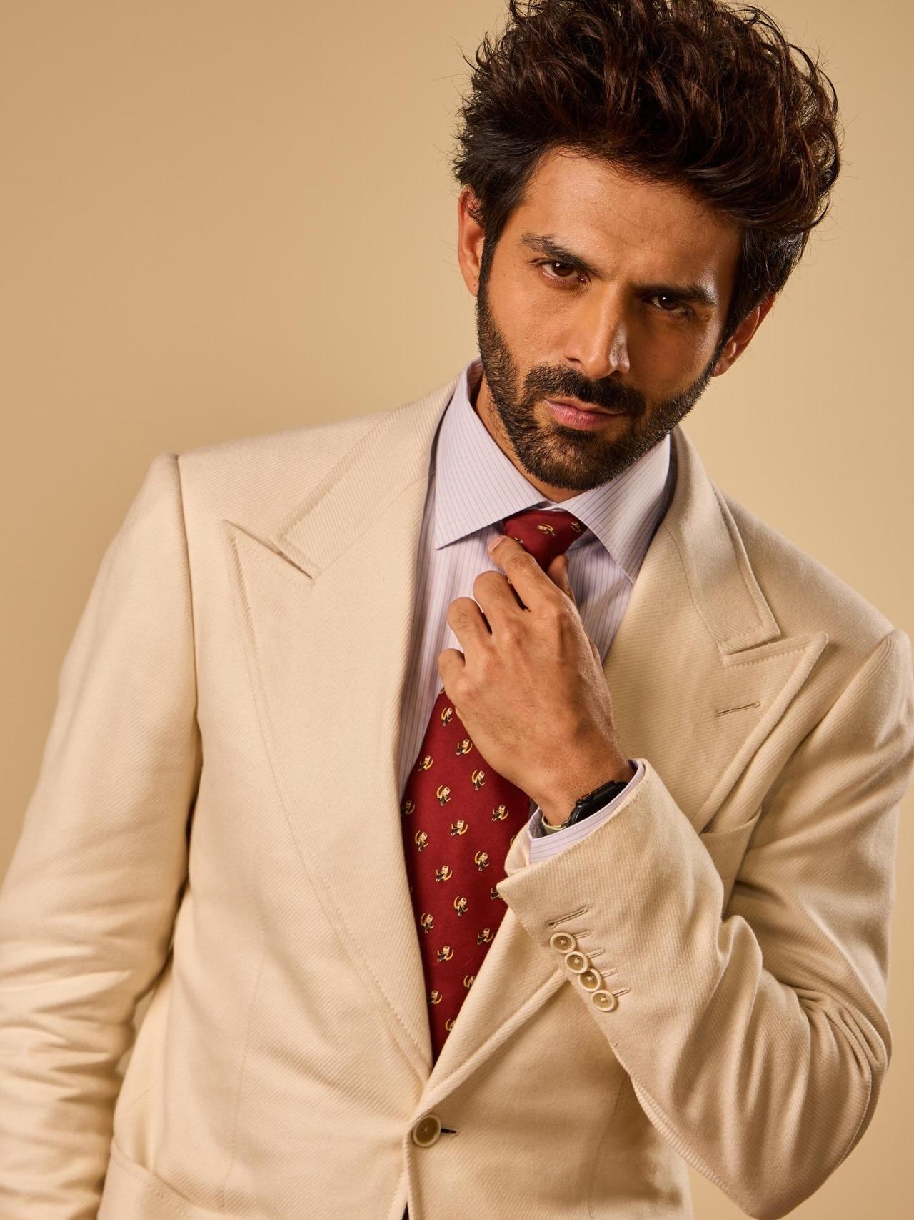 Kartik Aaryan
The FWICE had previously issued a stern warning to Kartik Aaryan regarding his participation in a Texas event organised by Pakistani promoters. Kartik Aaryan
The FWICE had previously issued a stern warning to Kartik Aaryan regarding his participation in a Texas event organised by Pakistani promoters. 