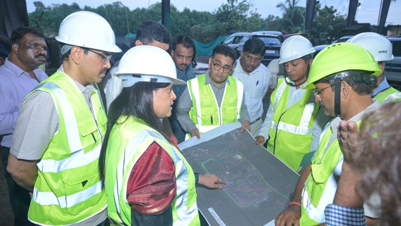 The chief inspected the waste segregation centre, composting unit, waste-to-energy plant, and the bio-reactor landfill site during the visit The chief inspected the waste segregation centre, composting unit, waste-to-energy plant, and the bio-reactor landfill site during the visit