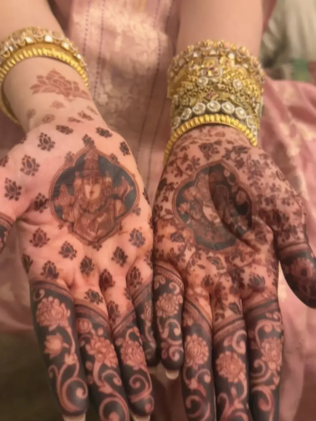 Karishma Tanna gives a glimpse of her mehndi, the design had lord Venkatesh made on her palms for divine blessings Karishma Tanna gives a glimpse of her mehndi, the design had lord Venkatesh made on her palms for divine blessings