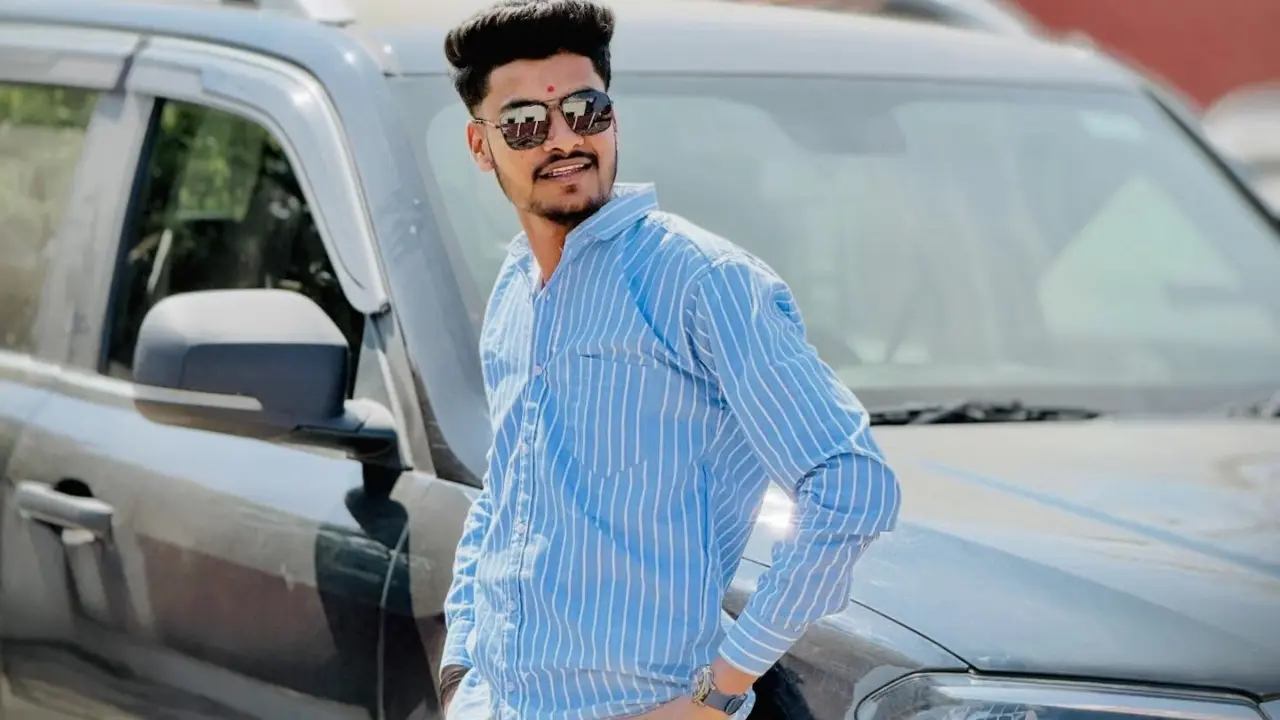 Marathi actor Mahesh Pawar dies after SUV falls into 1,000-ft gorge in Maharashtra Marathi actor Mahesh Pawar dies (Pic/Instagram)
