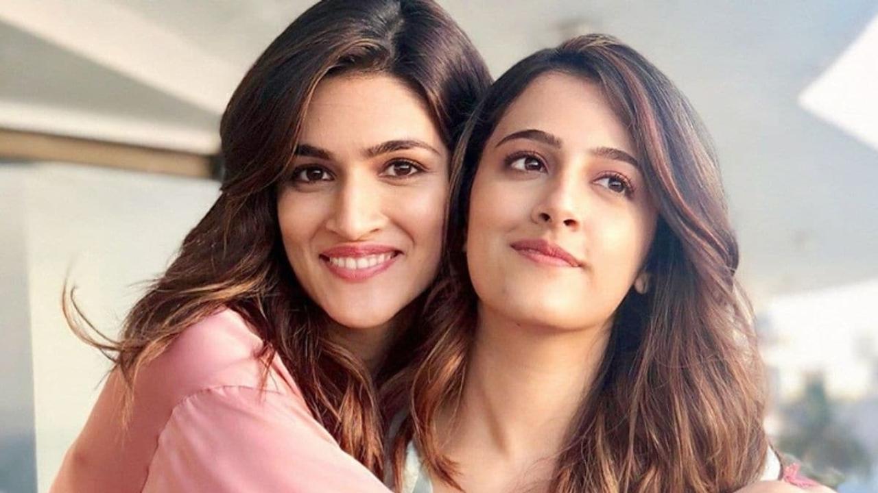 Kriti and Nupur Sanon. Pic via Instgram