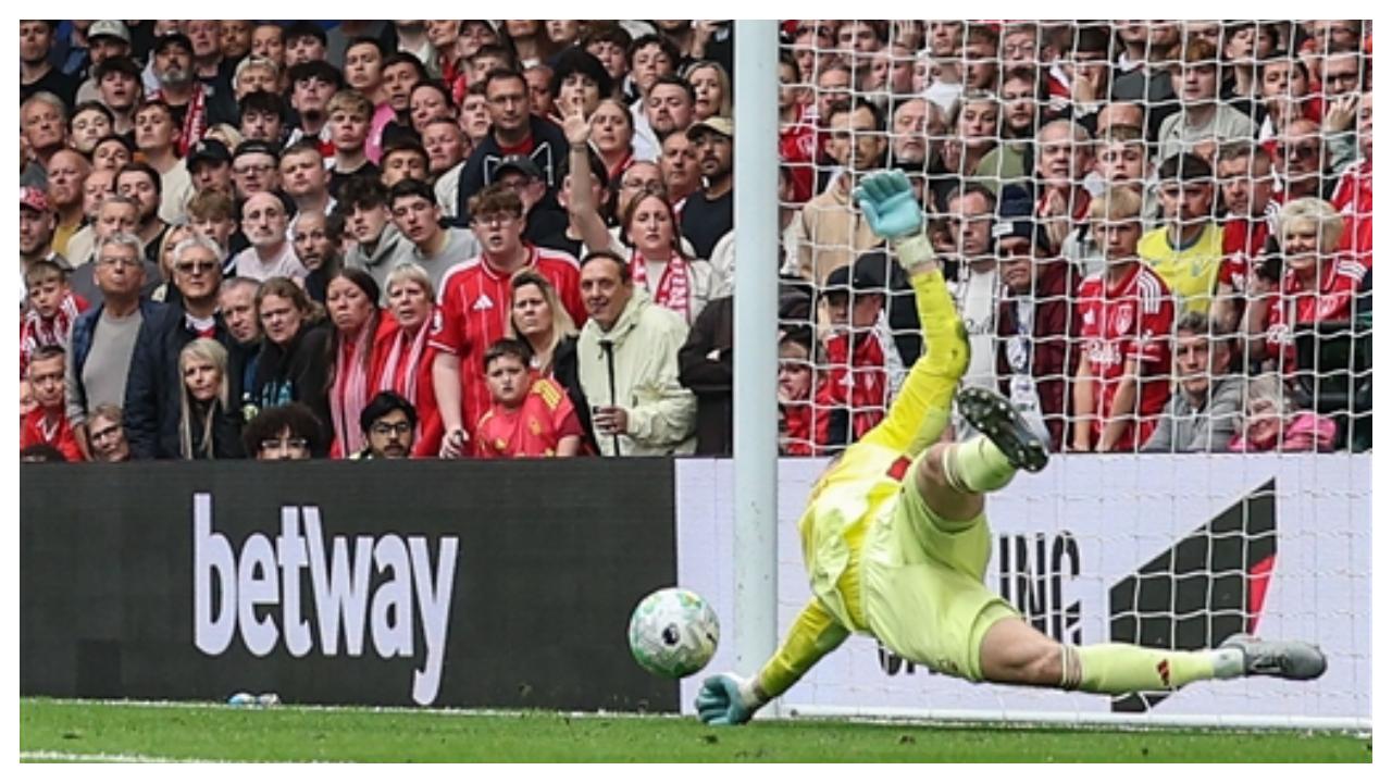 Igor Jesus converted a first-half penalty, while Chelsea&rsquo;s Cole Palmer saw his own spot-kick saved by Matz Sels. &nbsp;