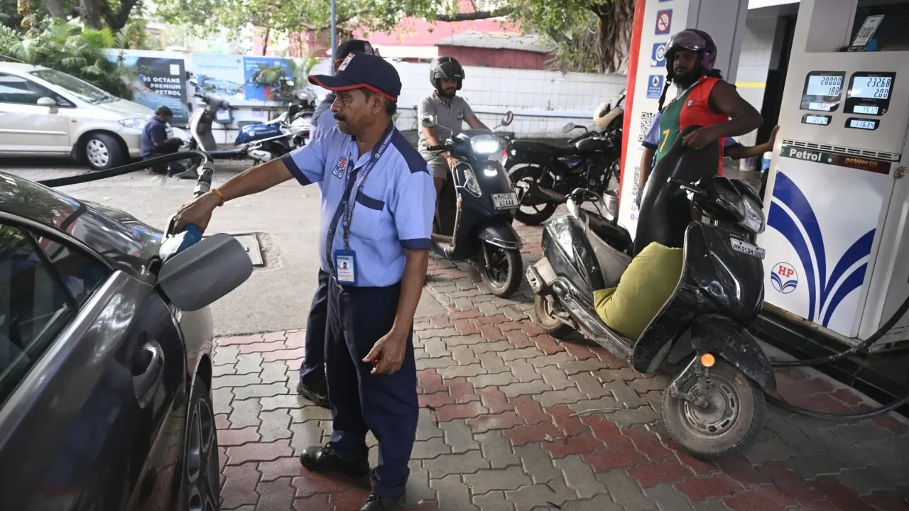 Following the latest revision, petrol in Mumbai increased by Rs 3.10 per litre and is now priced at Rs 106.64 per litre. Pics/Ashish Raje