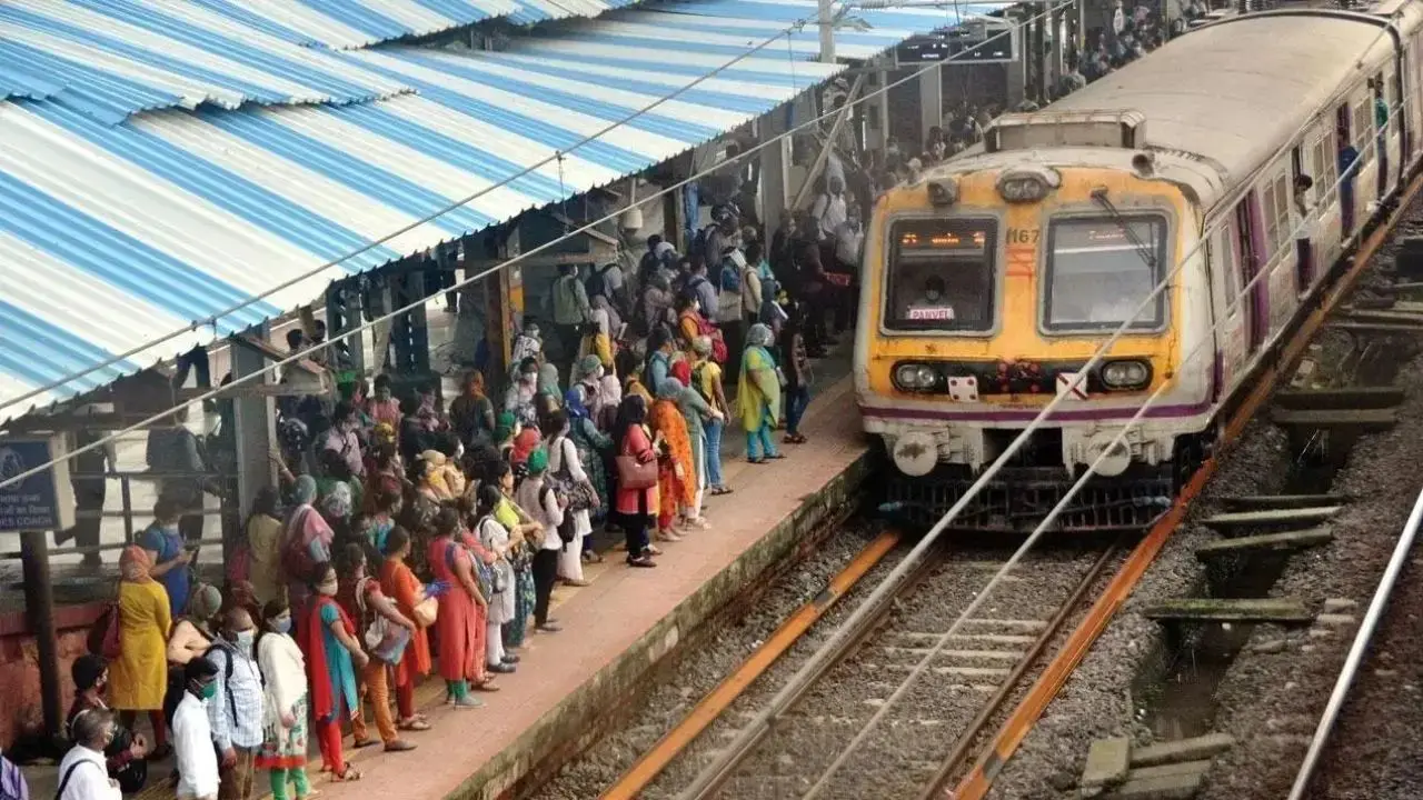 Central Railway Mumbai Division earns Rs 570 crore in April, ticket-checking revenue jumps 165 per cent Officials said coaching revenue for April 2026 stood at Rs 353.06 crore. Representational pic