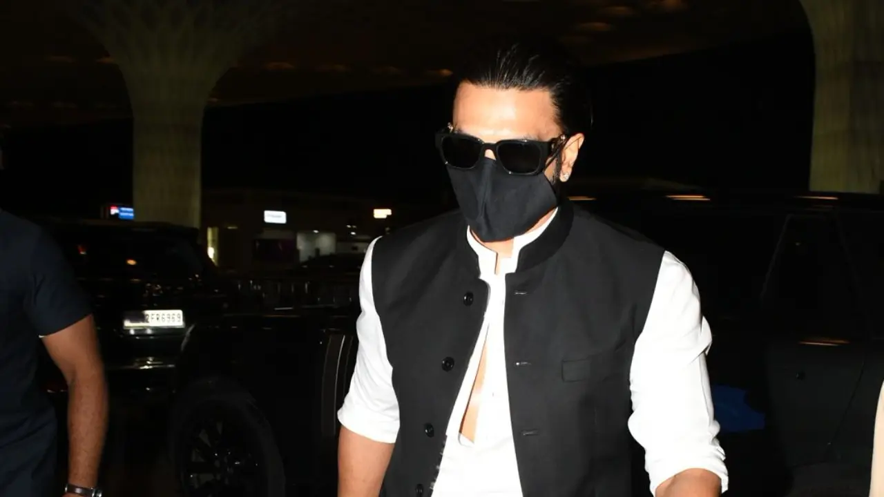 Ranveer Singh visits Chamundeshwari temple after court order over Kantara row- Watch Ranveer Singh (Pic via Yogen Shah)