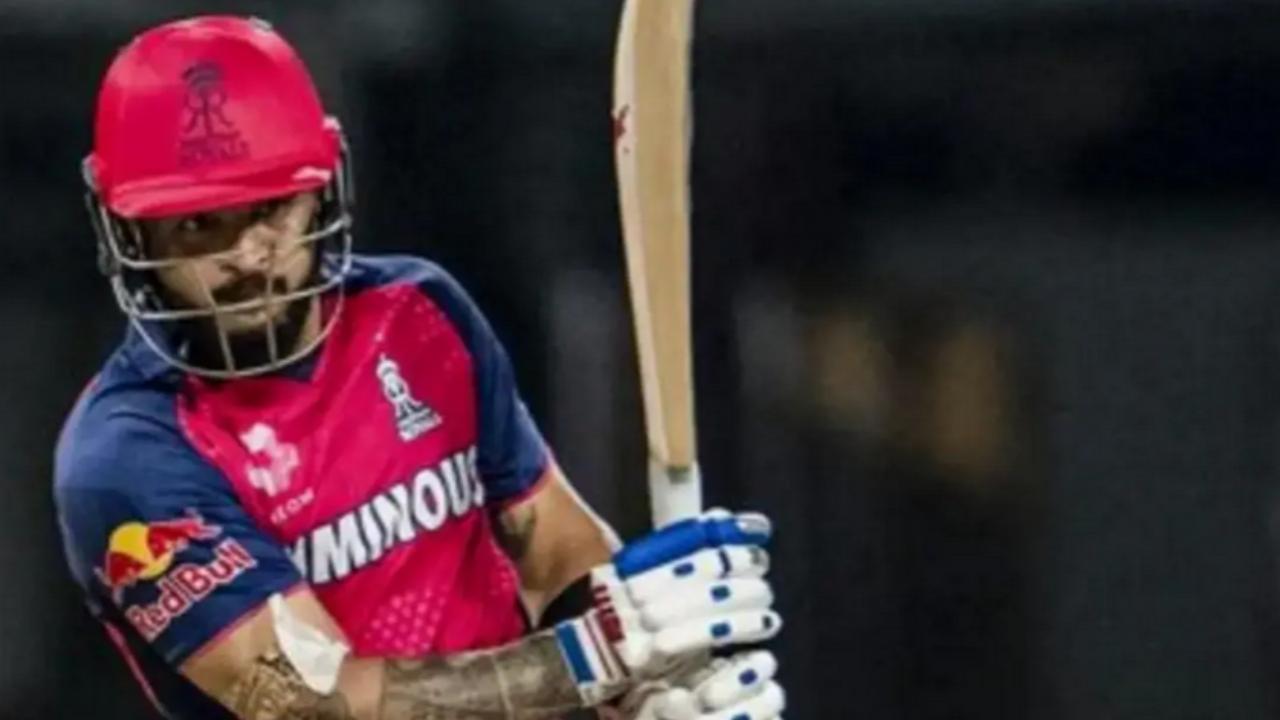 Later, captain Riyan Parag departed after scoring 26 runs in 12 balls, which included two boundaries and the same number of maximums. Dasun Shanaka was also dismissed on five runs in three balls, including a boundary. Donovan Ferreira registered 12 runs in nine balls, including a boundary. Facing five balls, Jofra Archer accumulated four runs, which included a boundary and Nandre Burger was dismissed for one run in one ball. Ravindra Jadeja and Impact Player Sushant Mishra stayed unbeaten. Facing nine balls, Jadeja registered 12 runs, including a boundary, whereas Mishra scored one run in three balls. With this, the Royals posted a total of 243 runs for the loss of eight wickets in 20 overs against the "Orange Army" (Pic: X/@rajasthanroyals) Later, captain Riyan Parag departed after scoring 26 runs in 12 balls, which included two boundaries and the same number of maximums. Dasun Shanaka was also dismissed on five runs in three balls, including a boundary. Donovan Ferreira registered 12 runs in nine balls, including a boundary. Facing five balls, Jofra Archer accumulated four runs, which included a boundary and Nandre Burger was dismissed for one run in one ball. Ravindra Jadeja and Impact Player Sushant Mishra stayed unbeaten. Facing nine balls, Jadeja registered 12 runs, including a boundary, whereas Mishra scored one run in three balls. With this, the Royals posted a total of 243 runs for the loss of eight wickets in 20 overs against the "Orange Army" (Pic: X/@rajasthanroyals)