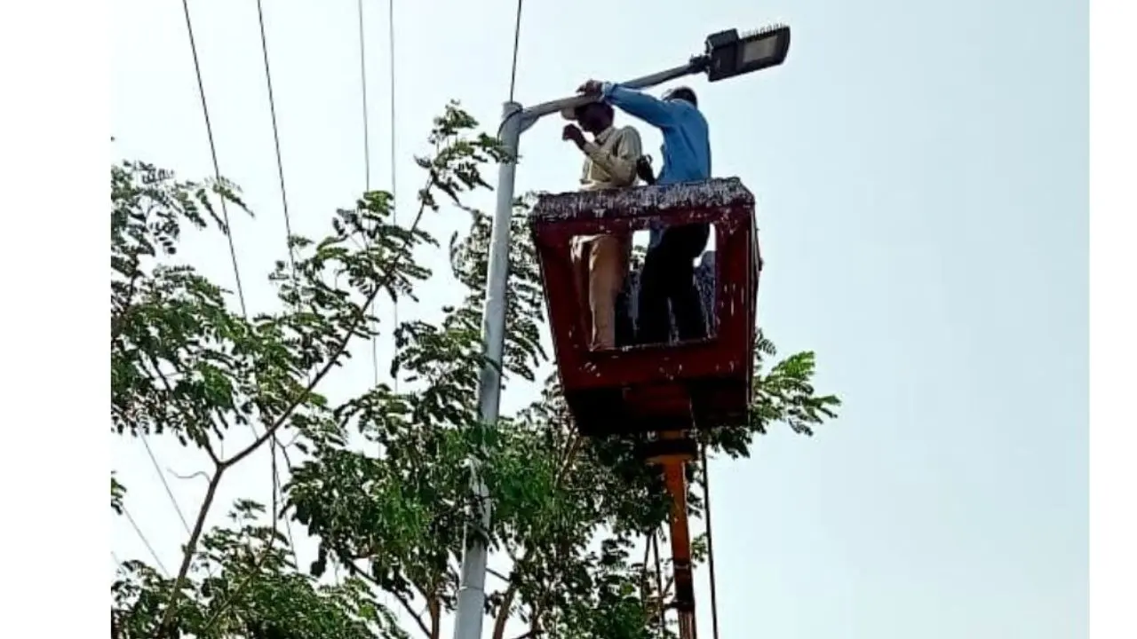 KDMC ramps up monsoon safety measures with streetlight pole replacement drive KDMC civic body conducts citywide electrical audit (Pic/Special arraengement)