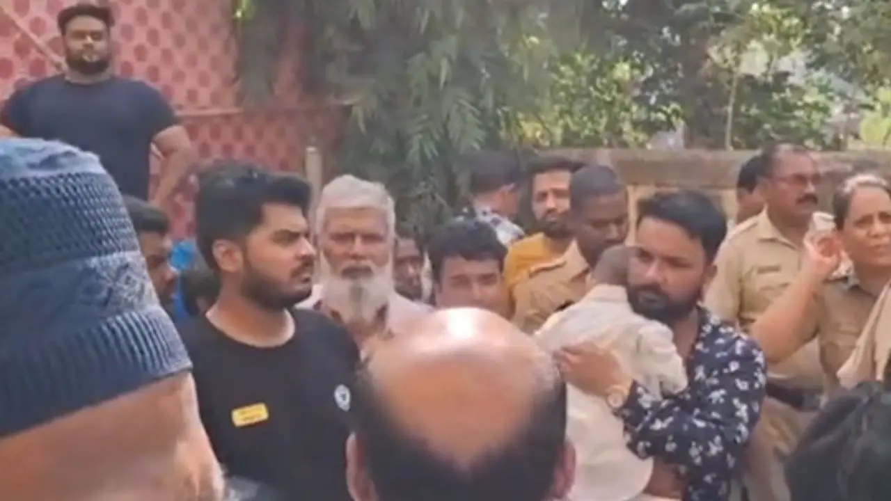 Heavy security was deployed at Kalyan's Durgadi Fort amid Eid celebrations. Pic/Screengrab from X