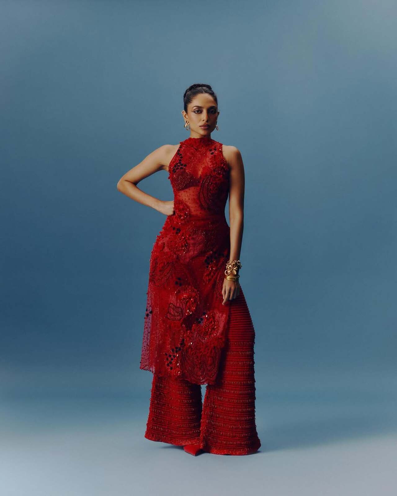 Valentines, but desi? Sobhita has the perfect outfit for the love filled day