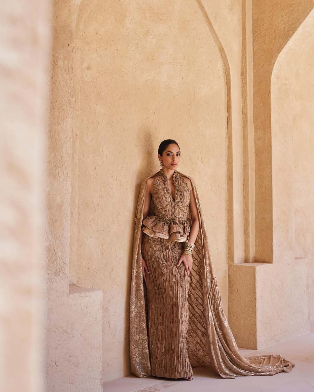 Bridal coutour but with threads of style, Sobhita has got you covered with this stunning ensemble