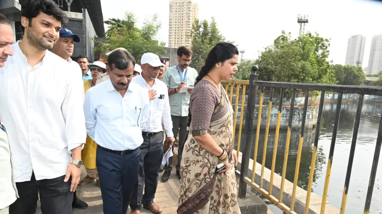 The Mumbai mayor instructed officials to complete all drain cleaning work by May 31, 2026. Pic/BMC