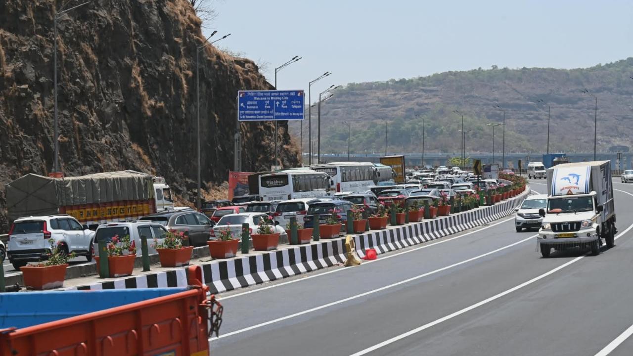 The ghat section of the expressway is known for sharp turns and steep gradients, which often slow down traffic during peak travel periods