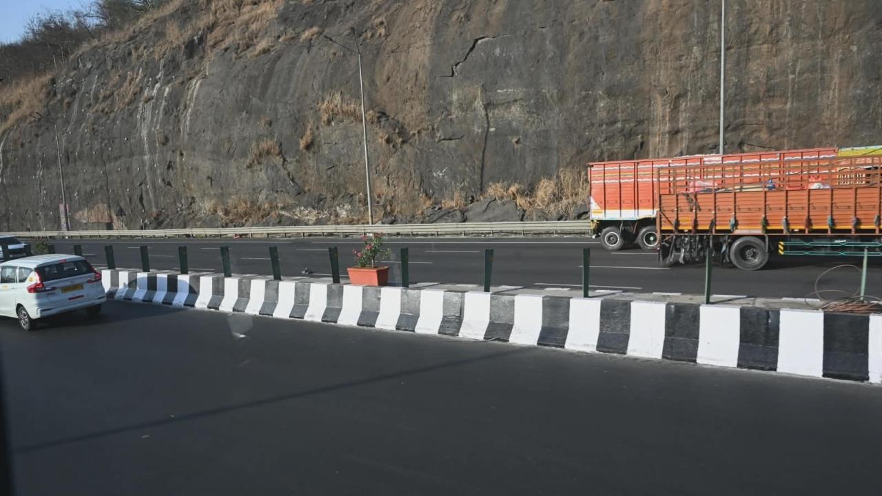 By evening the traffic movement on the route was seen to be normal