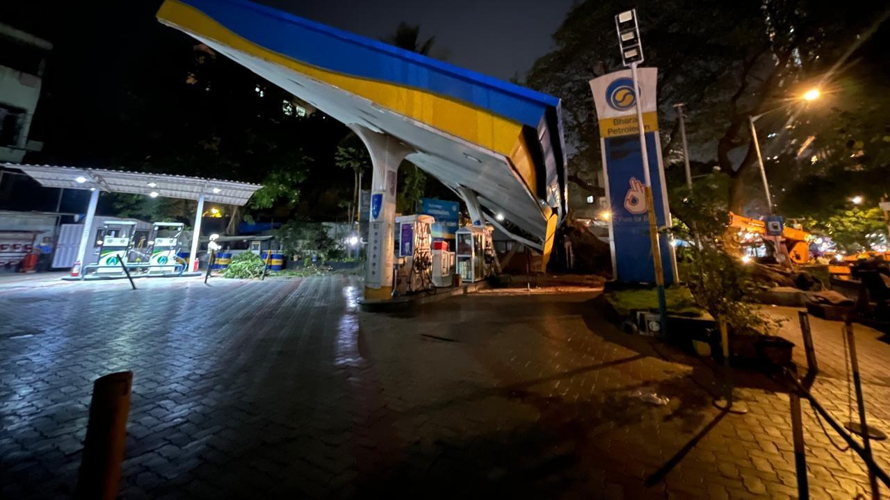 Following the incident, officials from Mumbai Fire Brigade and local police rushed to the spot, said an official Following the incident, officials from Mumbai Fire Brigade and local police rushed to the spot, said an official