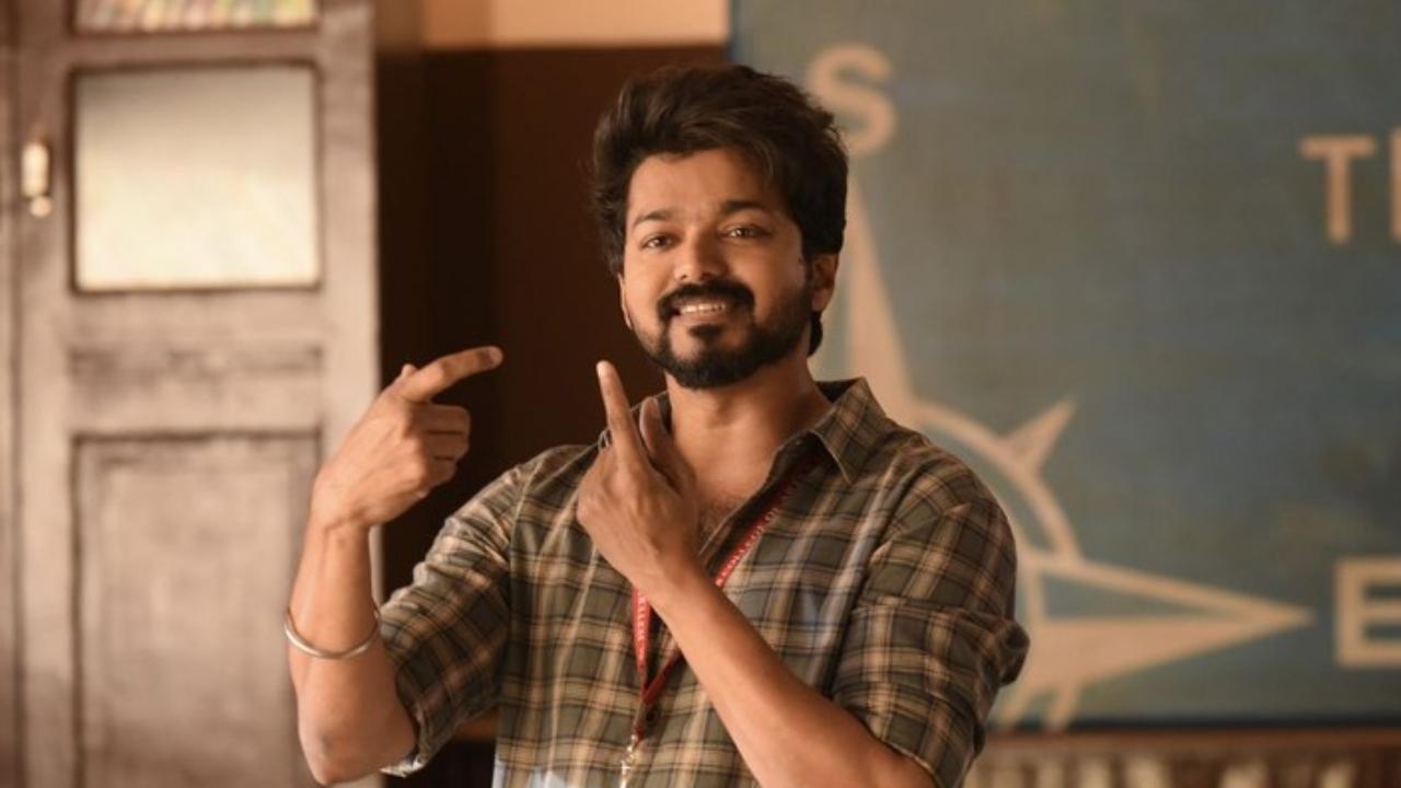Master (2021)
Vijay portrays JD, a troubled, alcoholic college professor who is sent to teach for three months at a juvenile detention center. There, he confronts Bhavani, a powerful and merciless gangster who exploits the detained children to carry out his criminal operations. Master (2021)
Vijay portrays JD, a troubled, alcoholic college professor who is sent to teach for three months at a juvenile detention center. There, he confronts Bhavani, a powerful and merciless gangster who exploits the detained children to carry out his criminal operations.