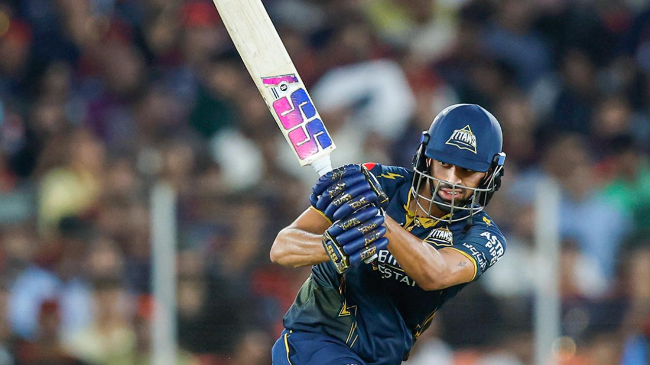 Later, Jason Holder was dismissed on seven runs in five balls, including a boundary. Washington Sundar played a fighting knock of an unbeaten 50 runs off 37 deliveries, laced with five boundaries. Rashid Khan also scored seven runs in three balls, including a maximum. Rahul Tewatia registered seven runs in five balls, including a boundary. Kagiso Rabada stayed unbeaten on three runs in three balls. With this, the Titans posted a total of 155 runs for the loss of eight wickets in 20 overs against the Royal Challengers (Pic: X/@gujarat_titans)