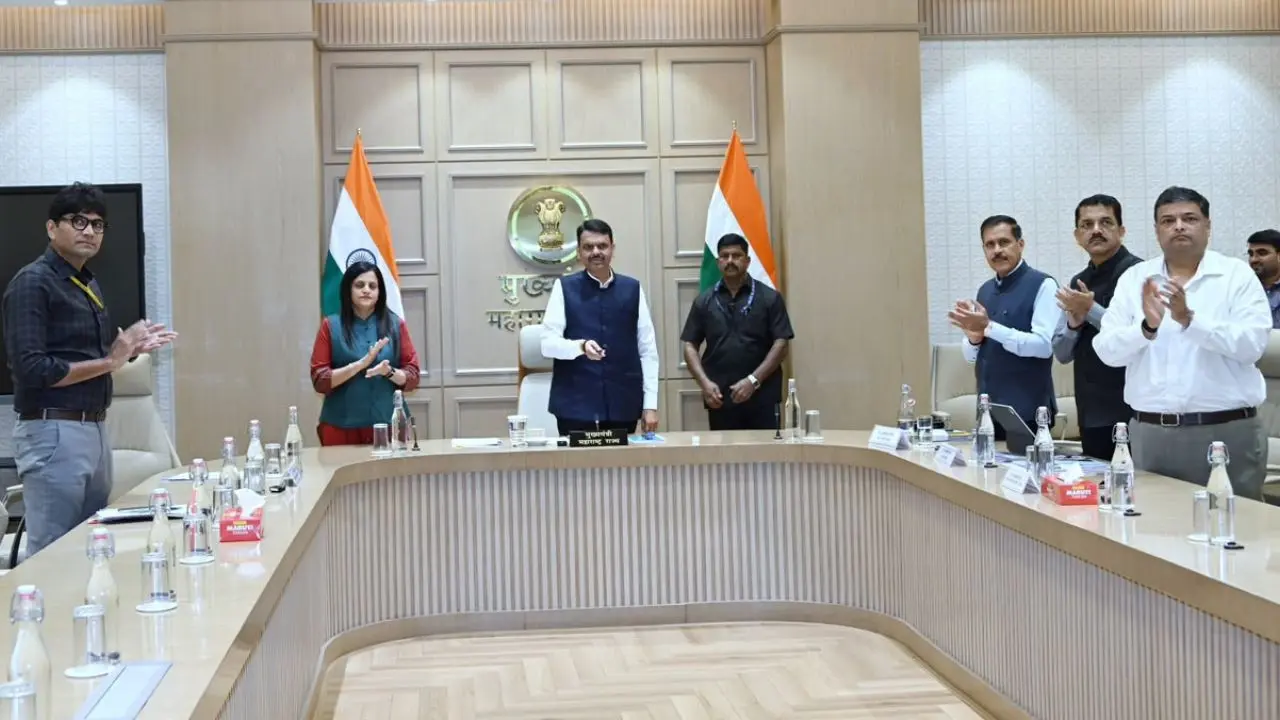 Mumbai LIVE: Fadnavis inaugurates three flyovers to ease traffic congestion Chief Minister Devendra Fadnavis virtually inaugurated three flyovers in Mumbai. Pic/ CMO