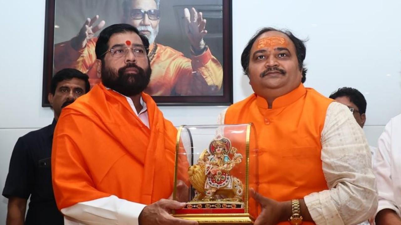 Days after quitting Uddhav Thackeray-led Shiv Sena (UBT), Anand Dubey joins Eknath Shinde’s camp Anand Dubey had recently quit Shiv Sena (UBT). Pic/Shinde's office