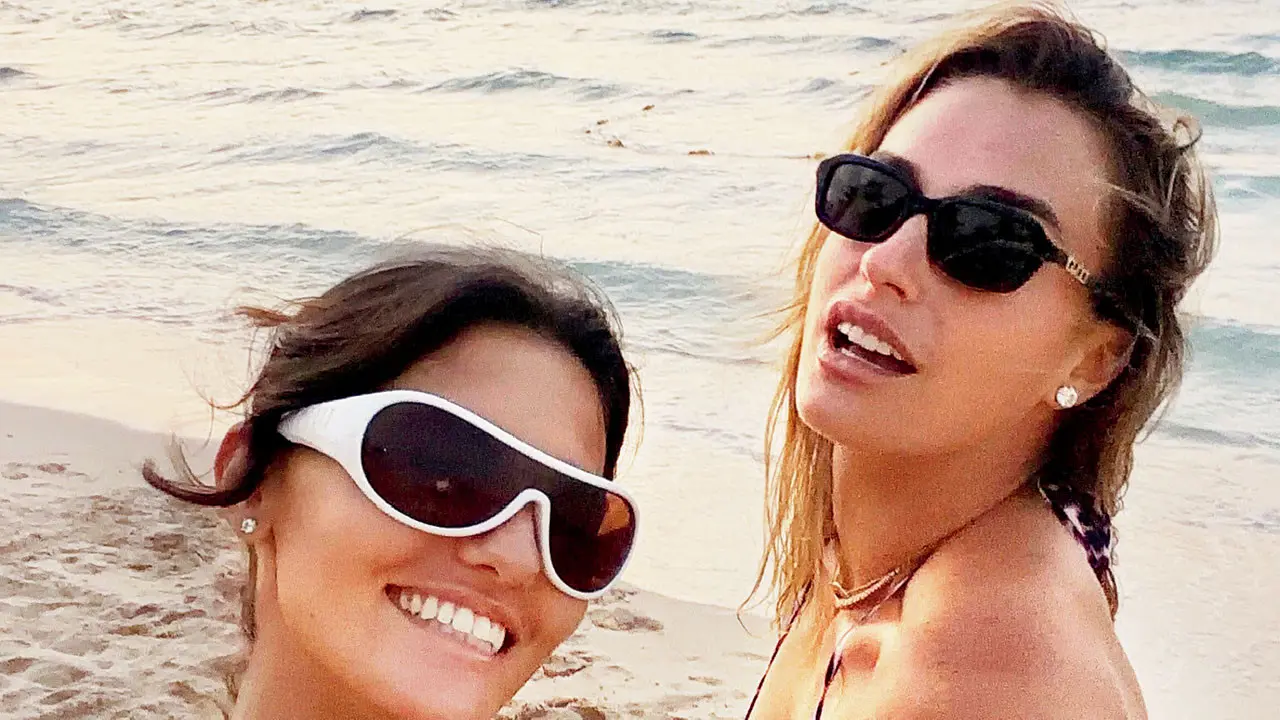 Sabalenka’s beach getaway Aryna Sabalenka (right) with a friend. Pic/Aryna’s Instagram