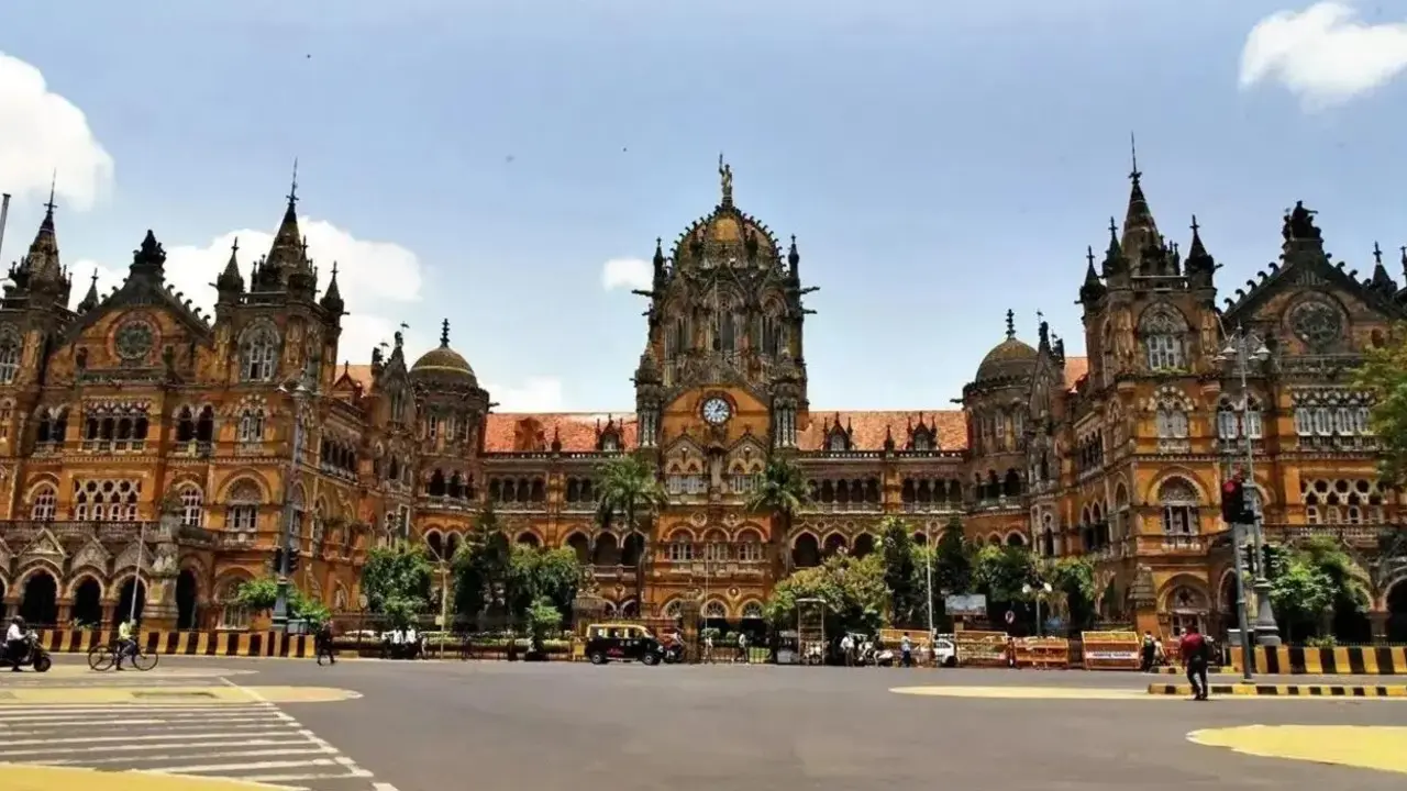 Mumbai crime: Central Railway TC allegedly assaulted by duo during ticket inspection at CSMT The railway administration has urged passengers to cooperate with ticket-checking staff and other railway personnel while they perform their duties. Representational Pic