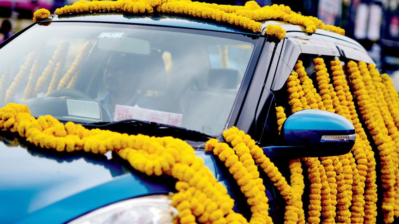 Maharashtra: 19-year-old steals uncle’s gold worth Rs 10 lakh to buy SUV The case came to light when the uncle found his gold missing. PIC/istock