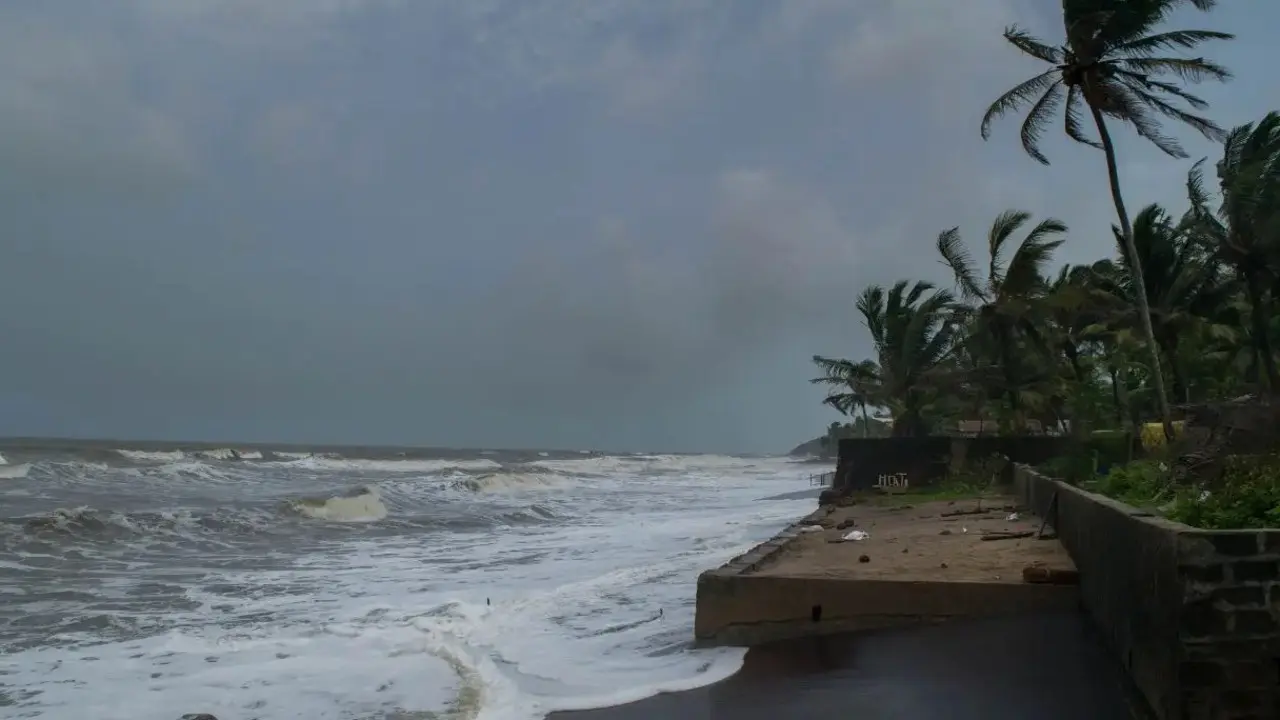 Cyclone Arnab: Where will the storm make landfall? IMD predicts date, districts Fishermen have been strictly advised not to venture into the sea until October 29. Representational Pic