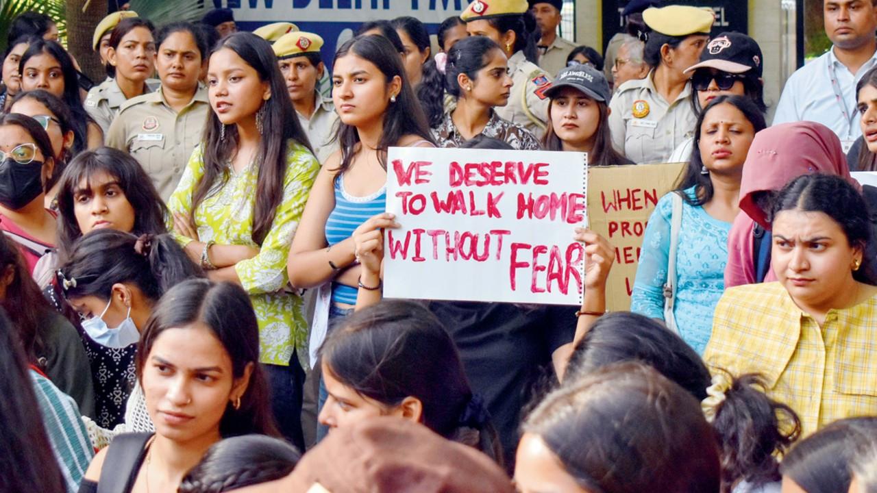 Women in India are safe and happy Women in New Delhi protesting against the city’s unsafe conditions. PIC/PTI