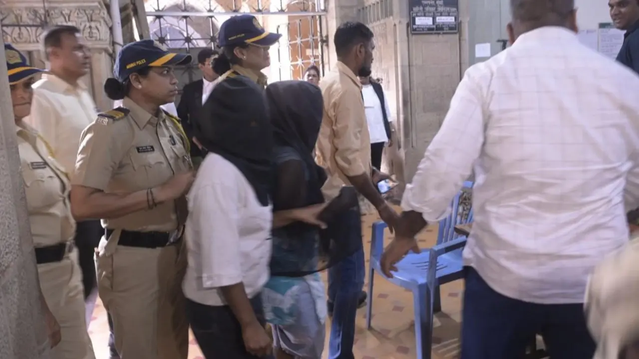 Tiger Shroff attack case: Four, including two woman, remanded in police custody till October 26 The accused were brought to court under tight security. Pic/Ashish Raje