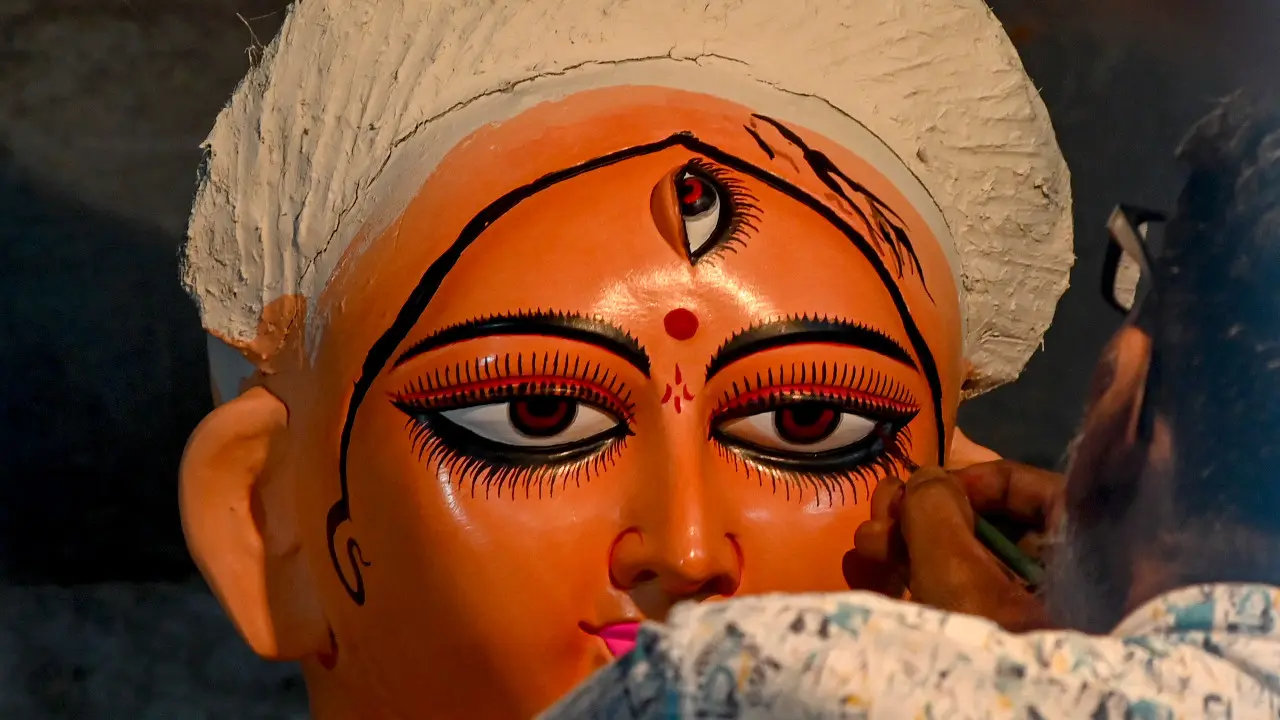 Meet the blind sculptor who crafts Goddess Durga idols with 'inner eye' in UP Image for representational purpose only. Photo Courtesy: File pic