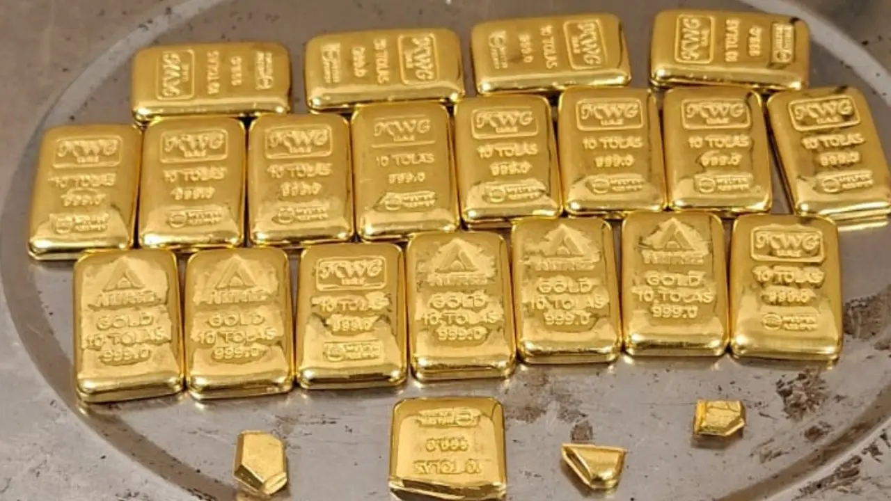Mumbai airport: DRI seizes 2.317 kg gold worth Rs 3.47 crore, arrests five Pic/Special Arrangement