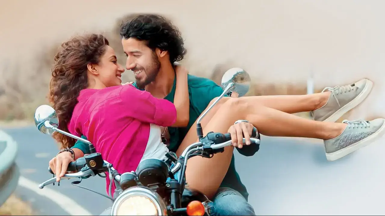 ‘Romance was dormant': Pehla Pyaar Doosri Baar writer opens up about romantic films and success of Saiyaara A still from the film. Pics/Youtube, By Special Arrangement