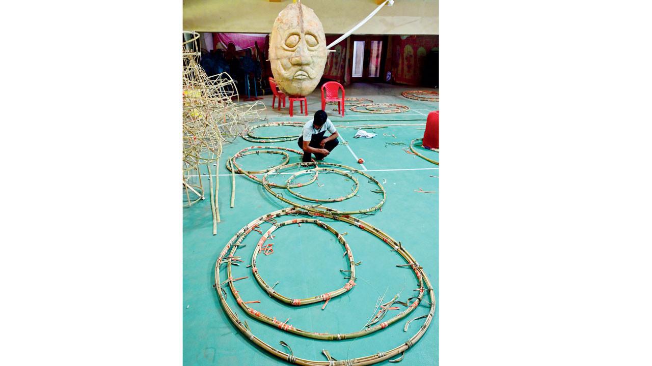 Hafizuddin Ahmad&rsquo;s team is working to finish eight effigies for this year&rsquo;s Dussehra