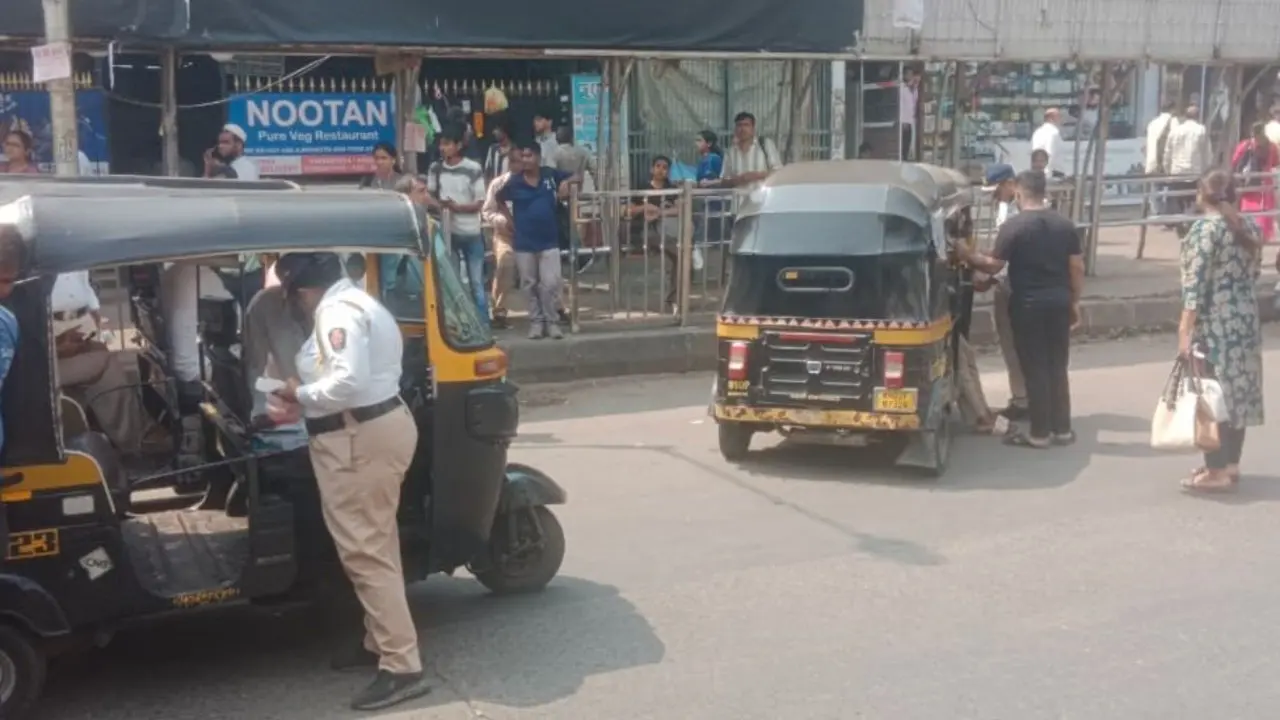 Mumbai traffic cops crack down on errant rickshaws, 450 drivers fined outside Andheri station An official said the crackdown will continue throughout the week, with traffic personnel expected to maintain a close watch on vehicles operating around the station. PIC/BY SPECIAL ARRANGEMENT