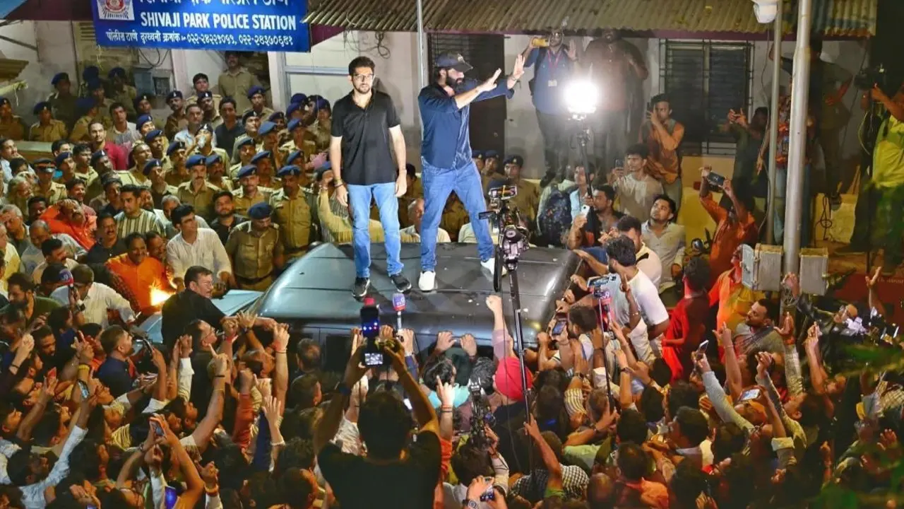 EC row: Aaditya, Amit Thackeray join stir; 300 detained protesters released MNS leader Amit Thackeray and Shiv Sena (UBT) leader Aaditya Thackeray staged a protest outside Shivaji Park Police Station against the detention of protesters. PIC/X