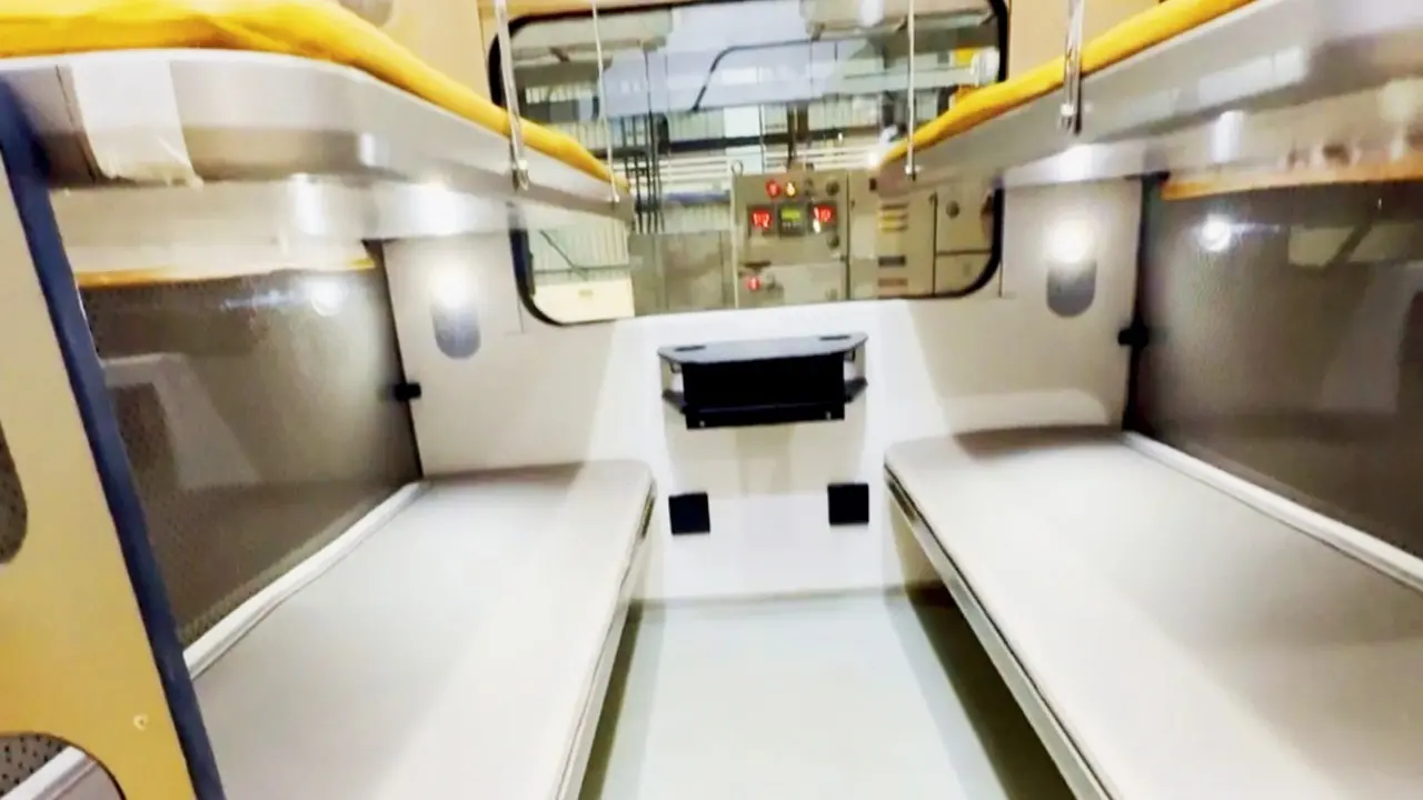 Bengaluru-Mumbai Vande Bharat Sleeper rake moves towards CSMT Interior of a Vande Bharat Sleeper coach. Pics/By Special Arrangement