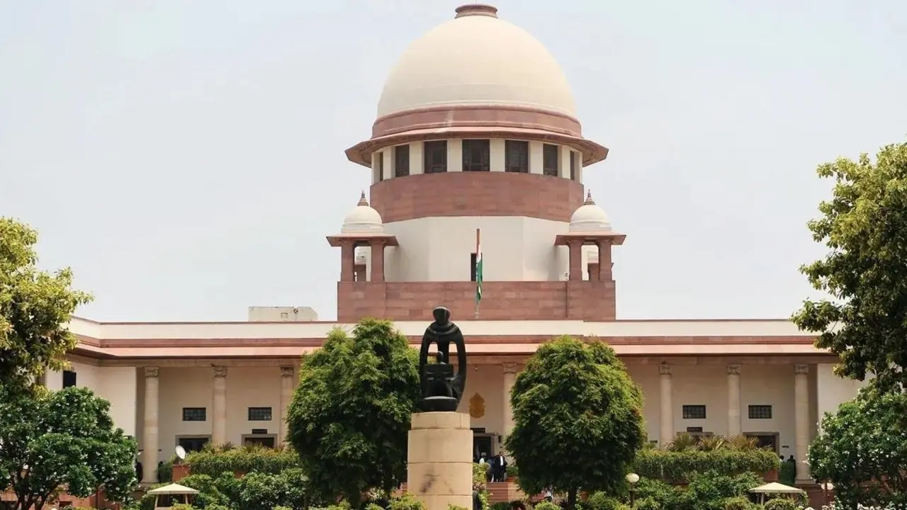 The bench took note of the plea's contention that decisions of the Election Commission have to be taken either unanimously or by majority. File Pic