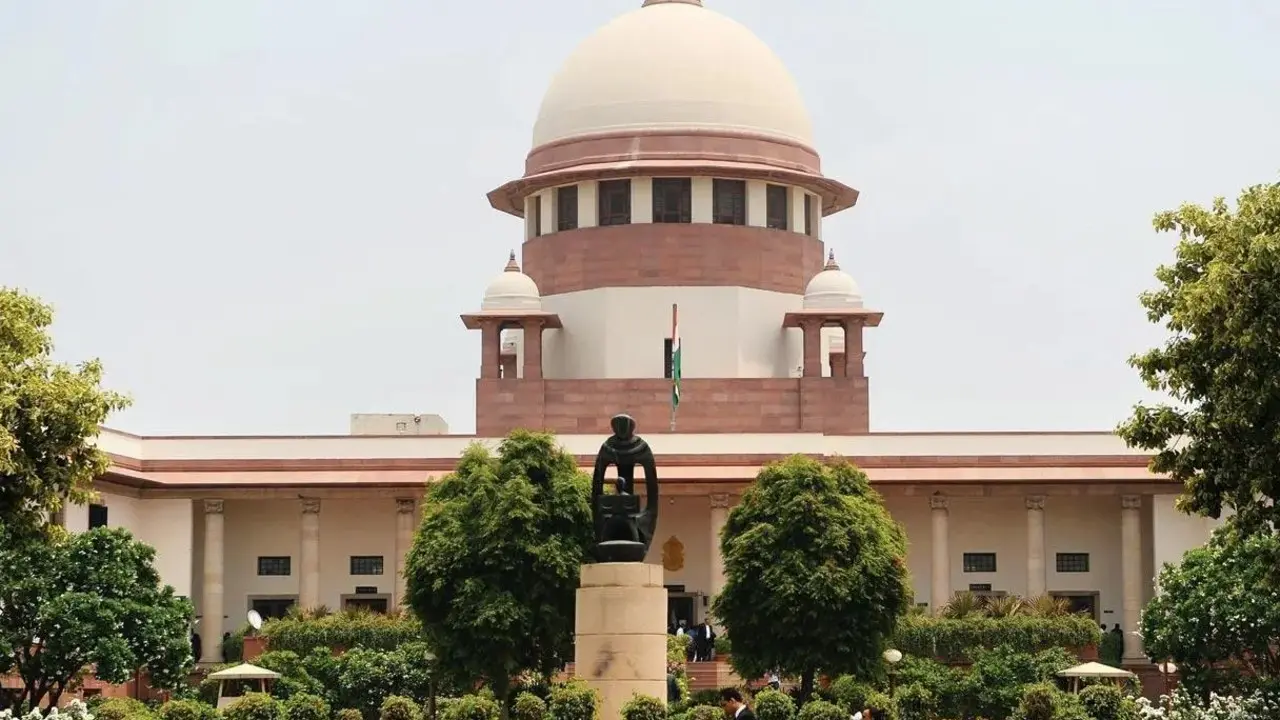 Supreme Court clarifies it neither approved nor rejected modified Form 6 CJI Surya Kant cautioned against selectively interpreting the top court's observations for media reports, saying, "Please don’t pick words for news items." Representational pic