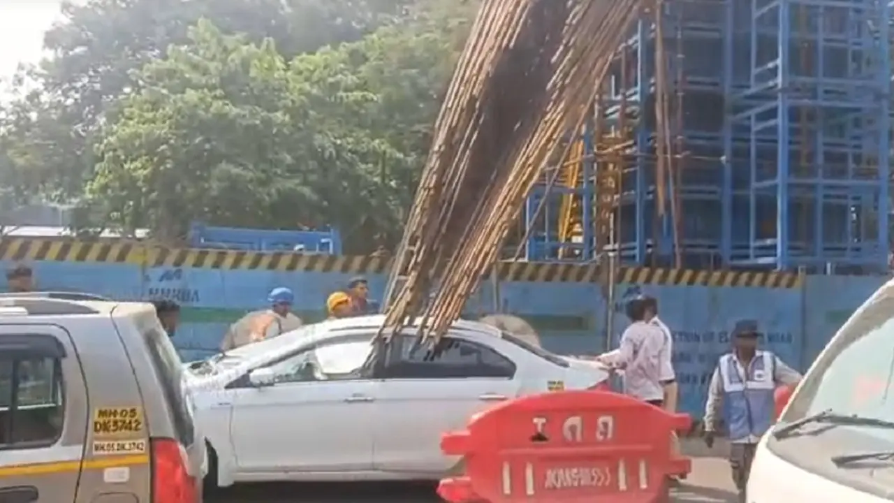 Thane: Reinforcement cage falls on moving car at Kopri Bridge; MMRDA imposes Rs 2 crore fine Screengrab