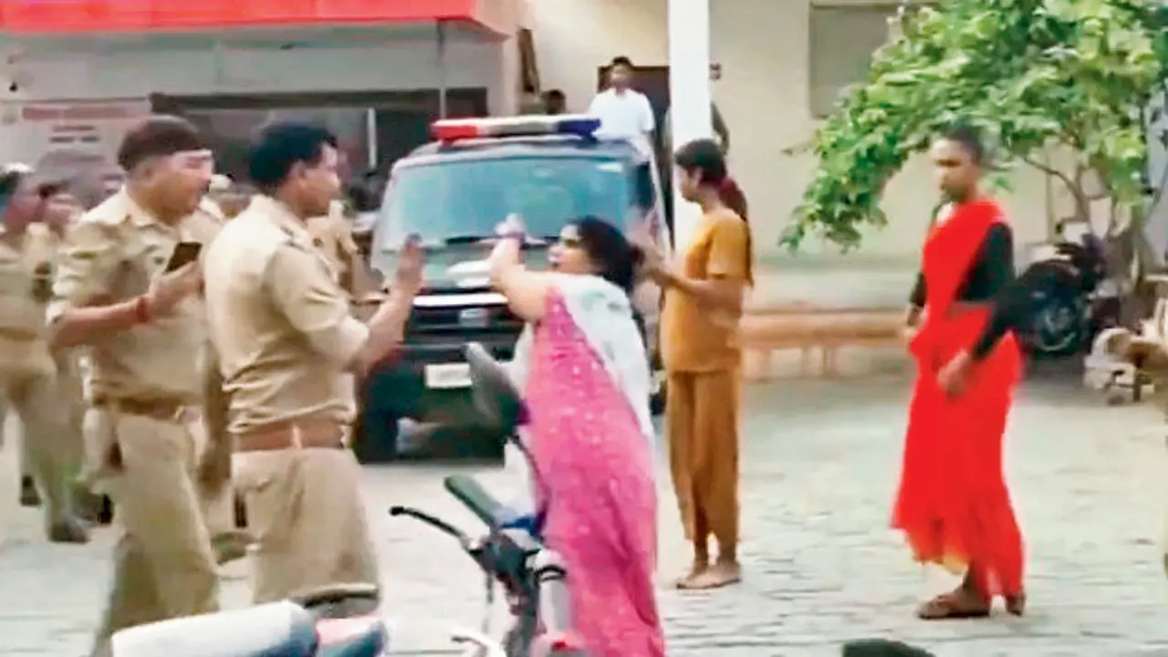 Five transgender persons arrested for blocking road and assaulting police personnel The accused created a ruckus. PIC/X/@om6691851