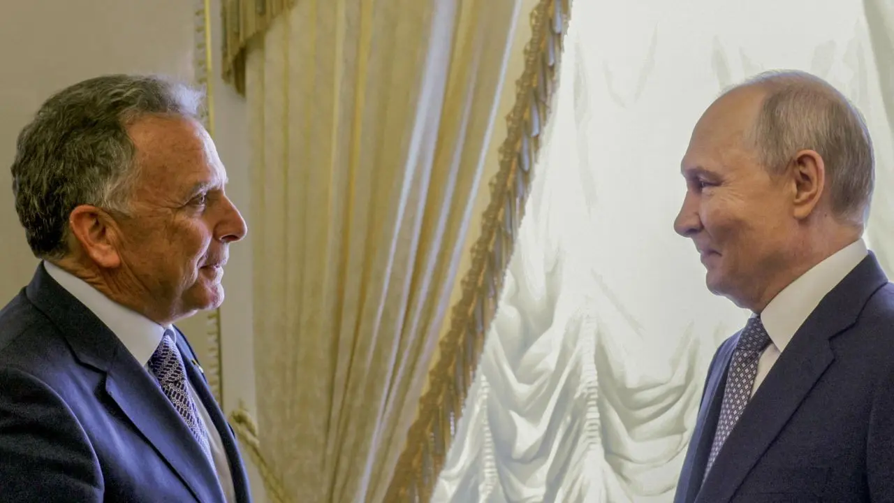Russia open to resuming trilateral talks with US, Ukraine to end war, says Kremlin Russia's President Vladimir Putin (right) greets US Special Envoy Steve Witkoff during their meeting in Saint Petersburg on Wednesday. PIC/AFP