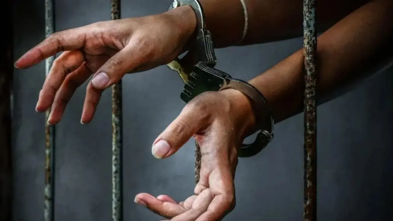 Maharashtra: Revenue official arrested for allegedly accepting Rs 5,000 bribe Representational image. File pic