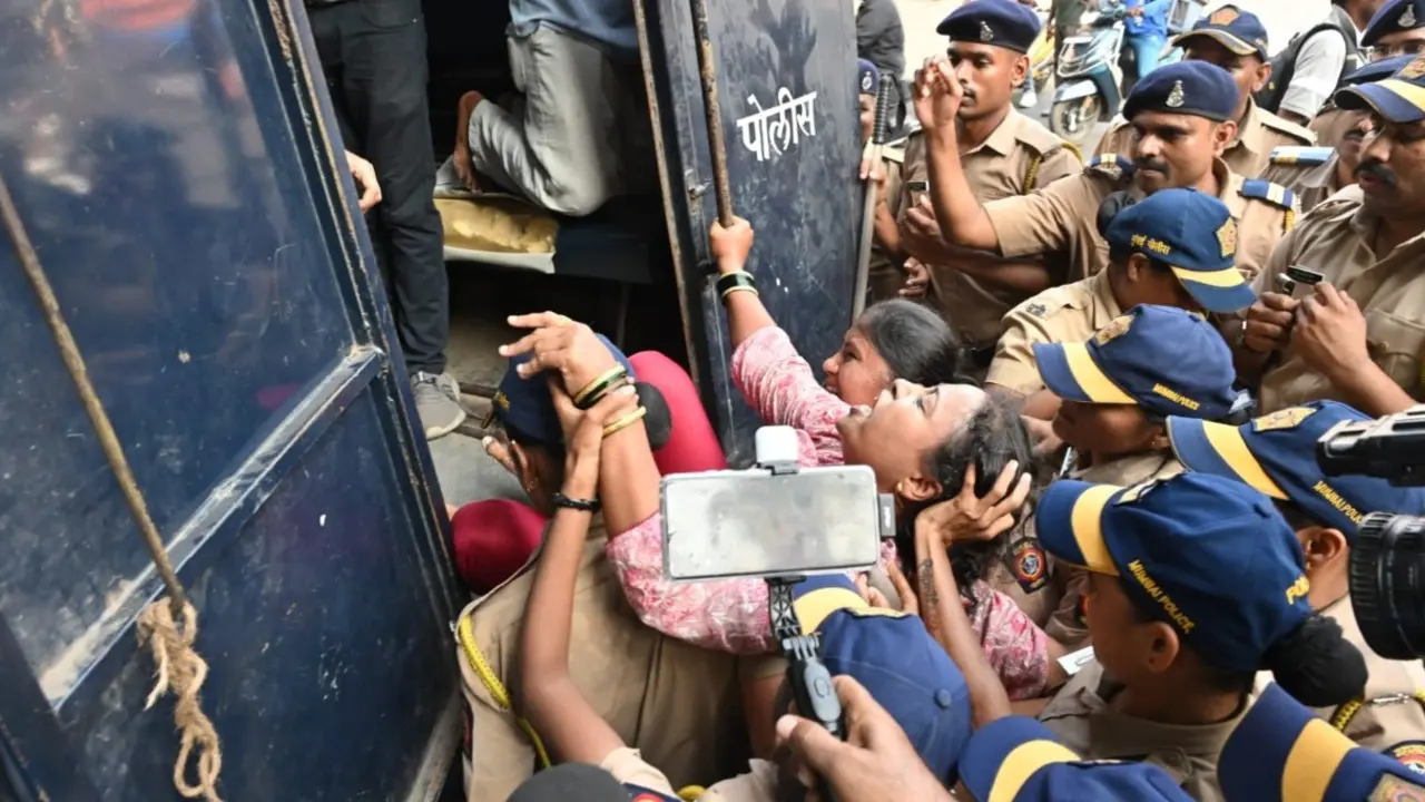 The protests in Mumbai were organised in solidarity with the CJP's demonstration at Delhi's Jantar Mantar. Pic/Sameer Abedi