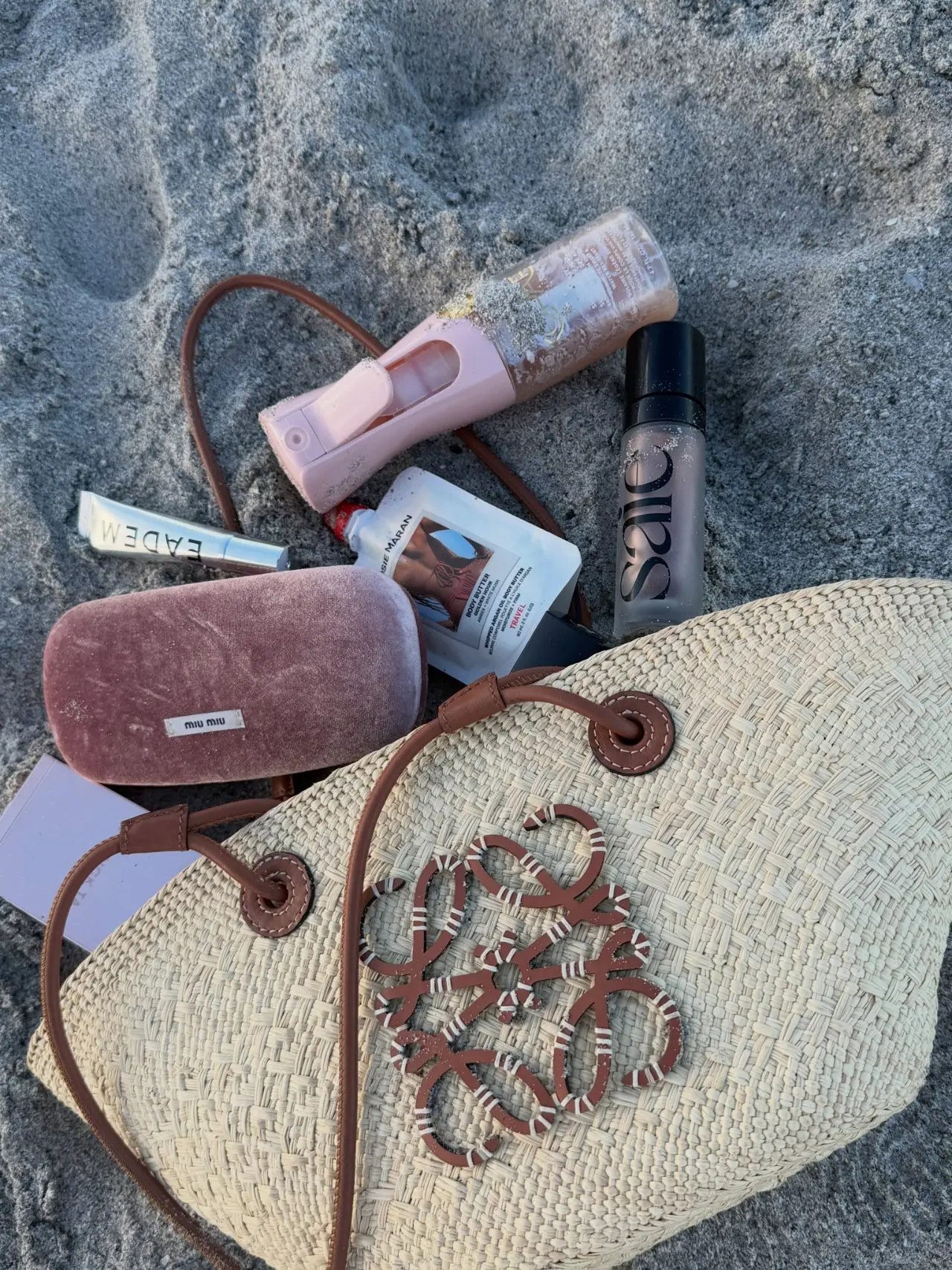 Avneet Kaur also carried her travel essentials while posing on the beach