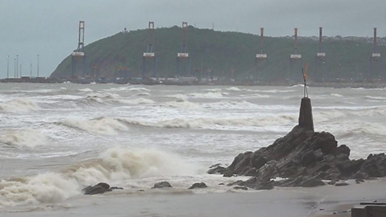 Waves crash at the shore amid strong winds during Cyclone Arnab's landfall, in Visakhapatnam, Andhra Pradesh on Wednesday. PIC/PTI