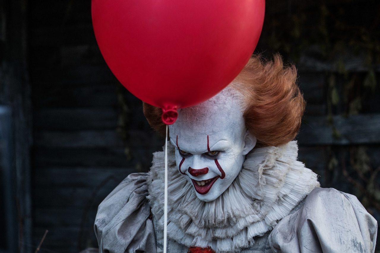 Recreate Pennywise's iconic look with a ruffled Victorian-style clown suit, vivid red nose, stark red lip lines stretching up to the eyes, and don't forget the red balloon. Recreate Pennywise's iconic look with a ruffled Victorian-style clown suit, vivid red nose, stark red lip lines stretching up to the eyes, and don't forget the red balloon.