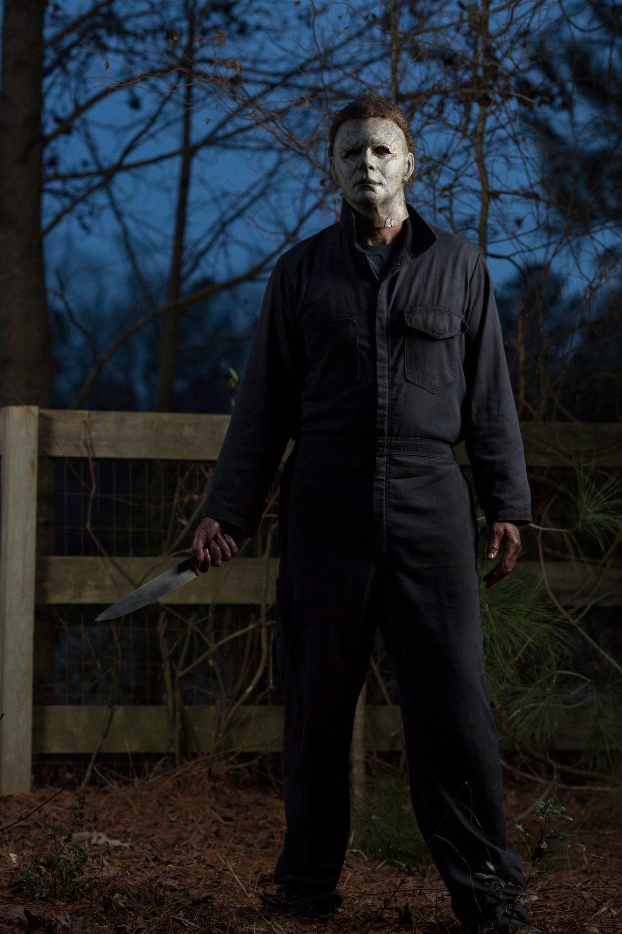 Sport a blank, expressionless white-painted rubber mask, paired with a weathered navy or dark grey mechanic's jumpsuit to turn into Michael Myers from Halloween. Sport a blank, expressionless white-painted rubber mask, paired with a weathered navy or dark grey mechanic's jumpsuit to turn into Michael Myers from Halloween.
