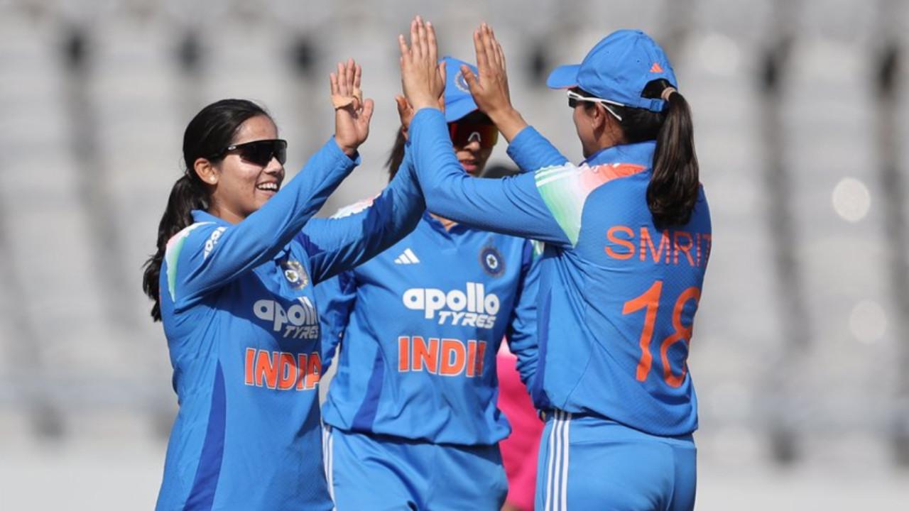 IND W vs ZIM W 3rd ODI: Vaishnavi Sharma claims two wickets; Zimbabwe reach 85 runs in 25 overs - Mid-Day
