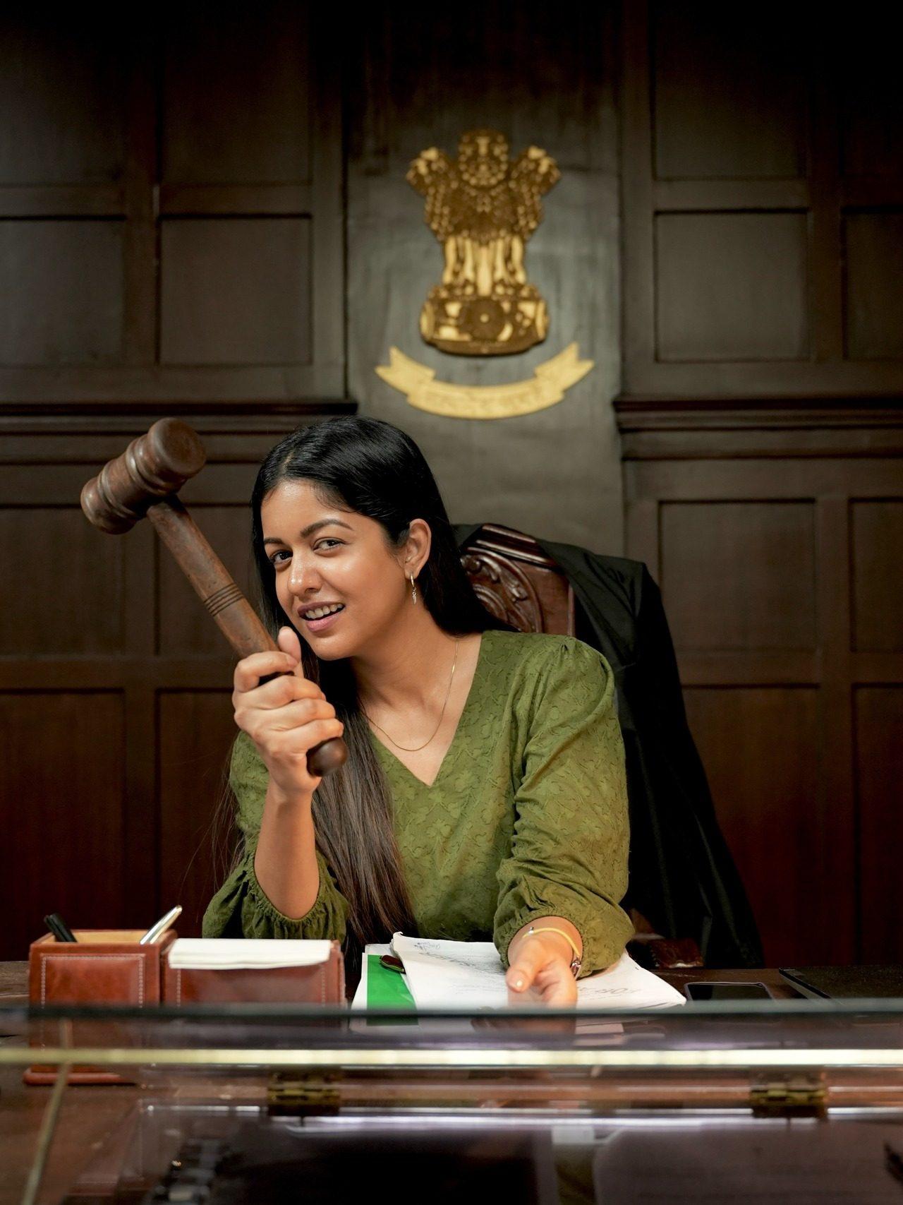 In a fun picture, Ishita was seen psoing with the gravel sitting on the judge's chair while filming a coutroom scene. In a fun picture, Ishita was seen psoing with the gravel sitting on the judge's chair while filming a coutroom scene.